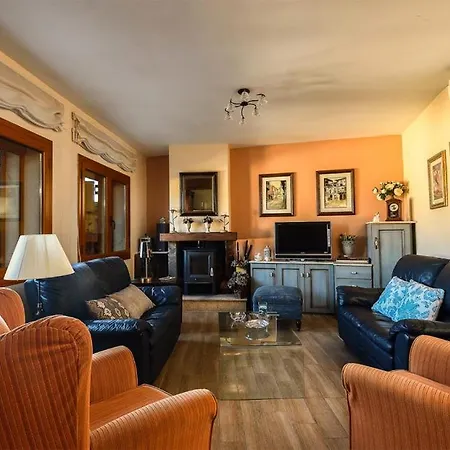 Holiday home Glicinias Del Jerte